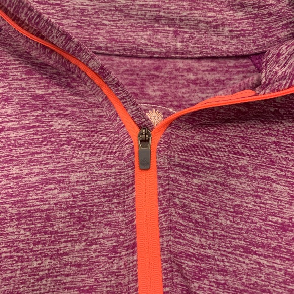 athletic pull over - Picture 4 of 5